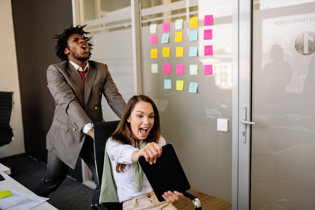 Marvenostia background